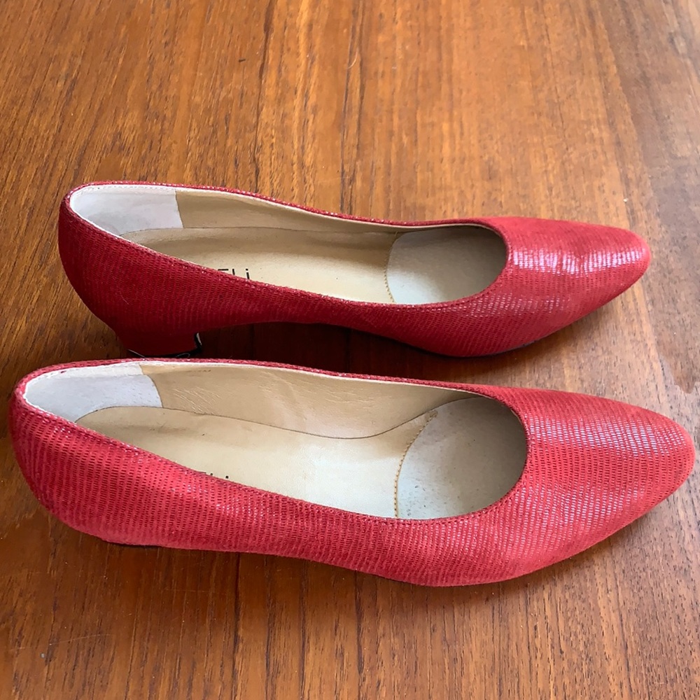 VTG *new* Vaneli red suede leather pumps 8.5